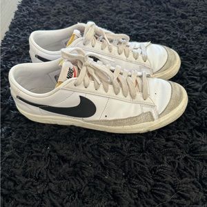 Nike Blazer Low 77 vintage sneakers , size 9.5